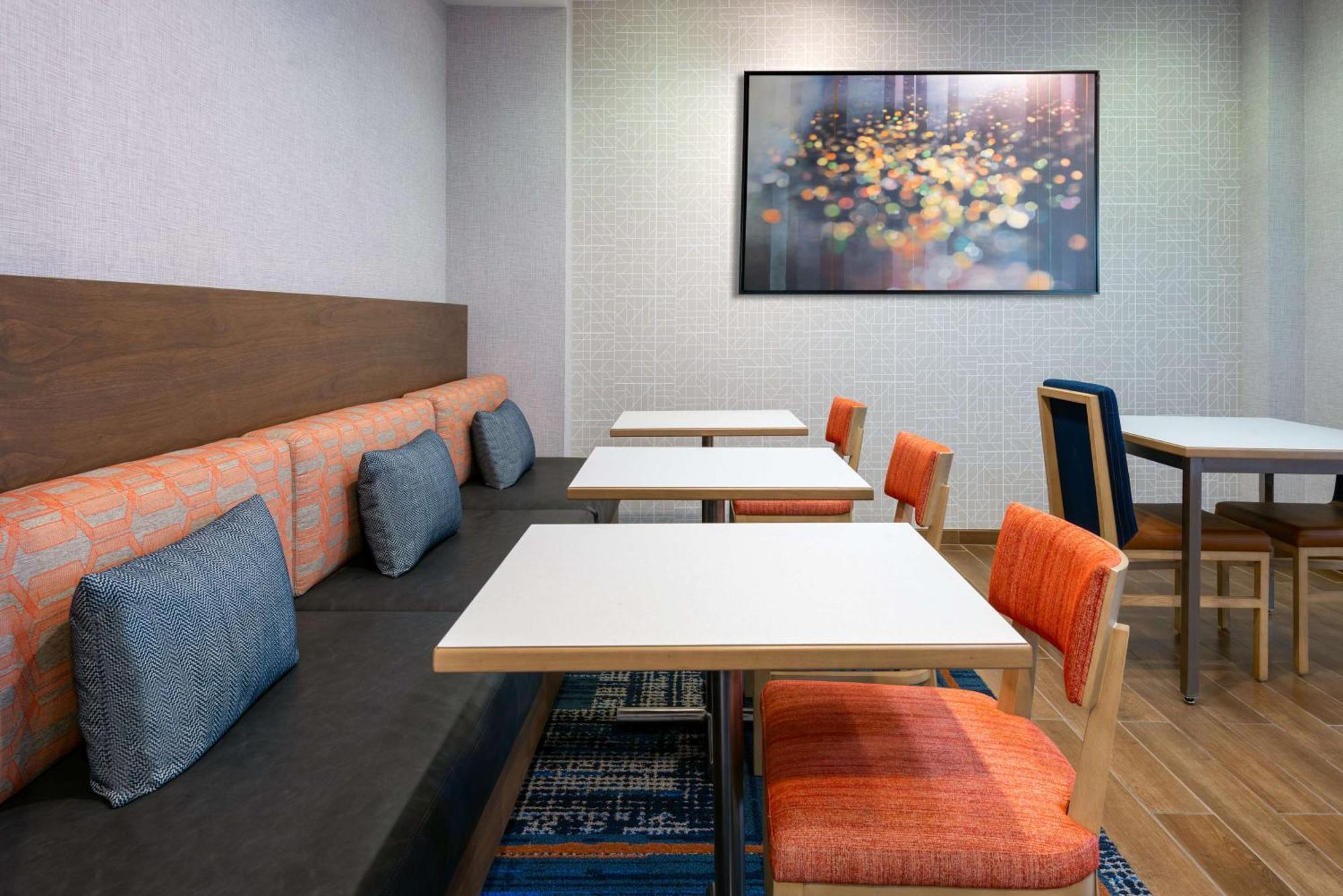 Hampton Inn Charlotte Uptown Exterior photo