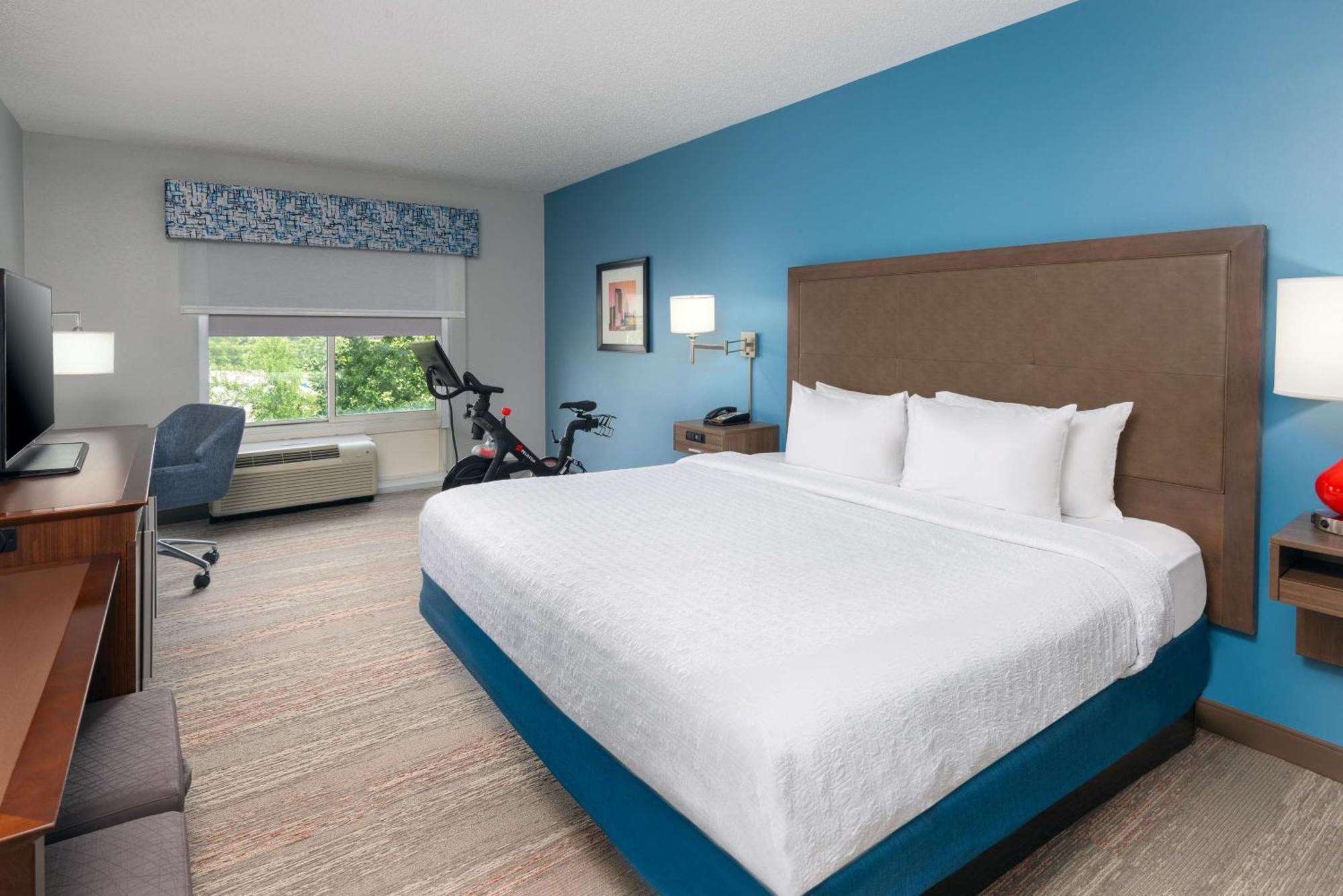 Hampton Inn Charlotte Uptown Exterior photo