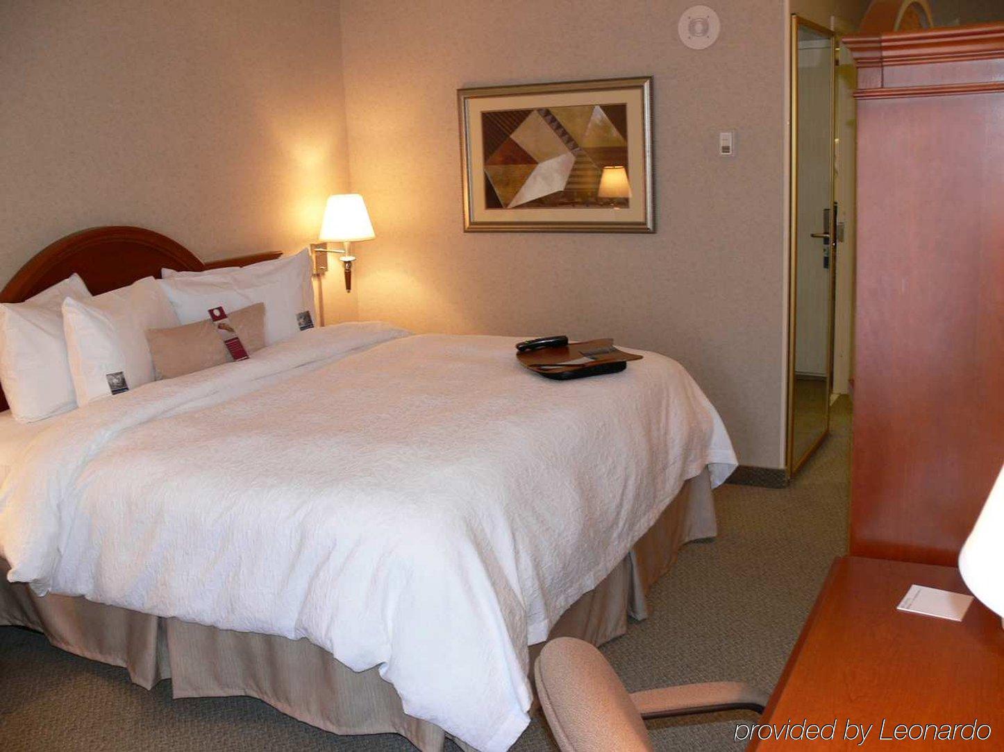 Hampton Inn Charlotte Uptown Room photo